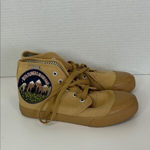 BANGS SZ 7 Canvas High Top Sneakers Tan “With Flowers In Her Hair” Patch
